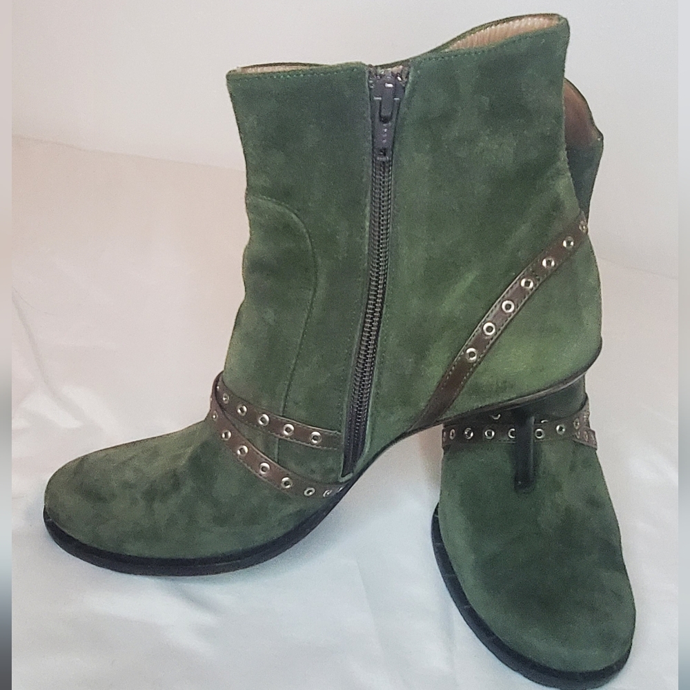 GOFFREDO FANTINI-size 40/10 -suede leather booties- brown leather stitched strap